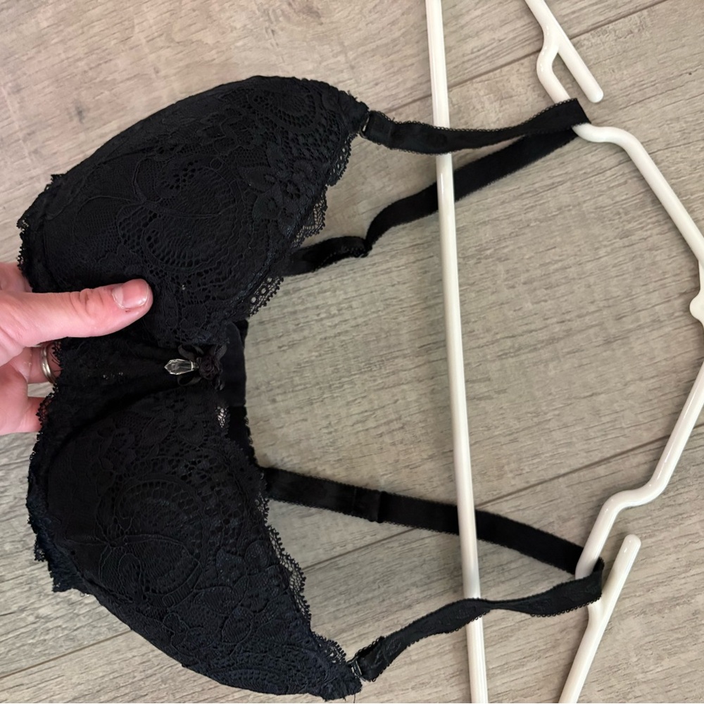 Black Lace Push-Up Bra - Women's Intimates
